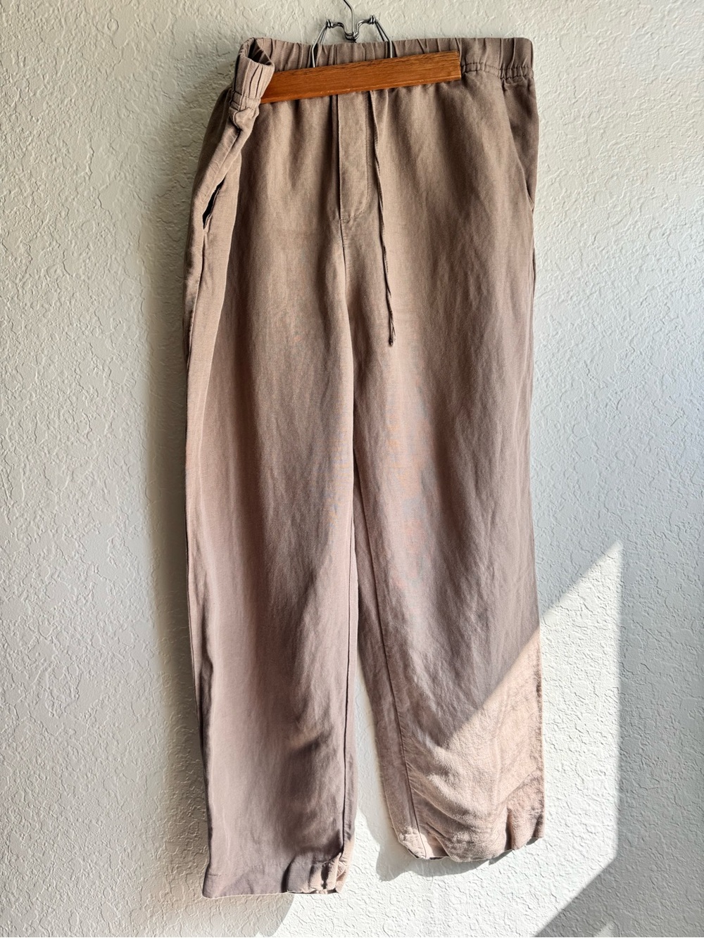 Women’s H&M linen blend Relaxed Drawstring Pants in Taupe
